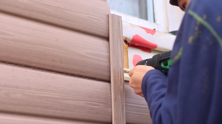 How To Choose The Right Materials for Your Siding Installation in 'Lucas Valley Marinwood, CA